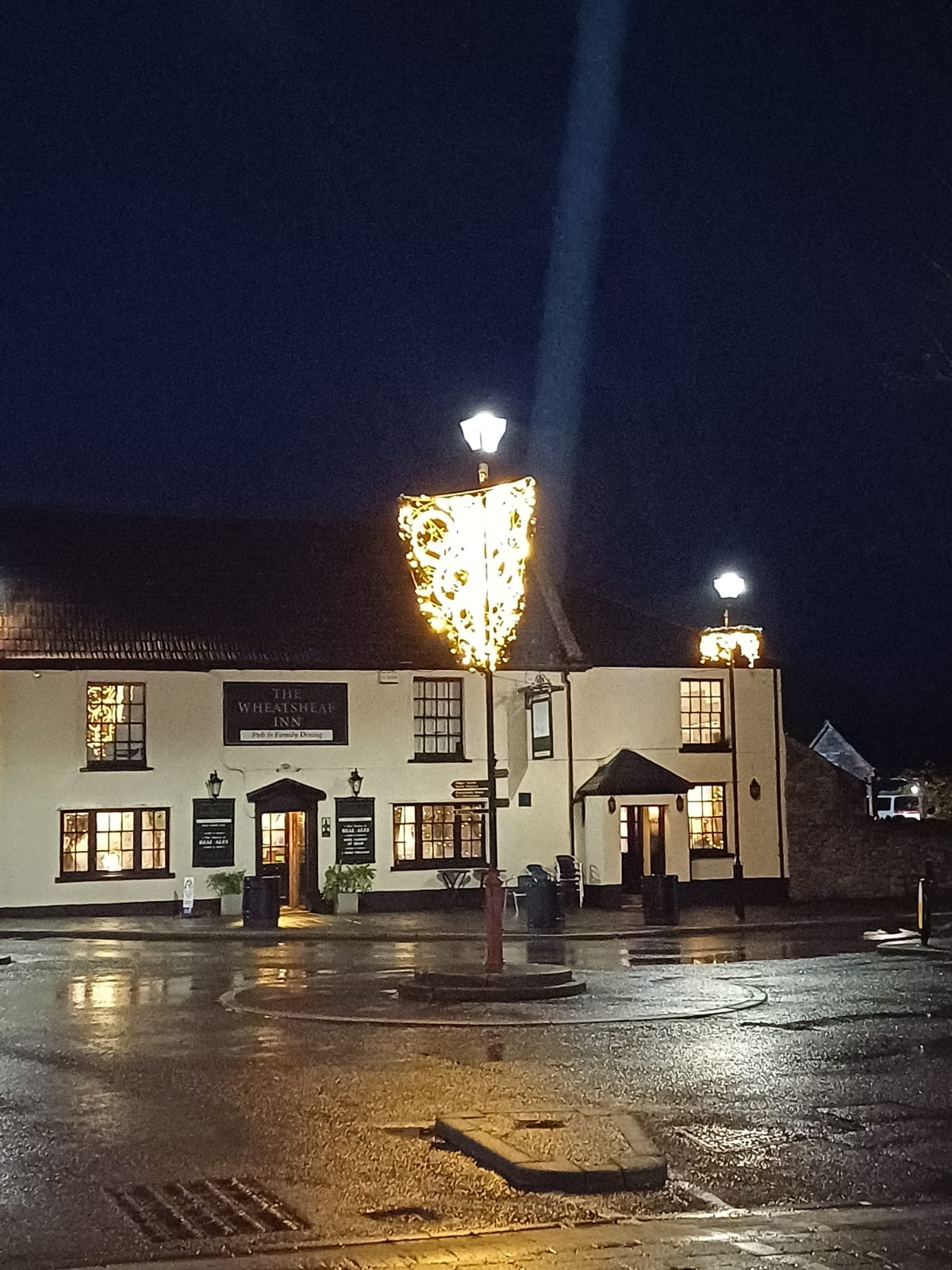 -square_christmas_tree_night